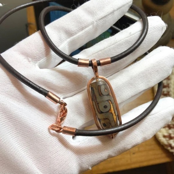 Necklace, Vintage Tibetan Dzi Bead On Solid Copper And Leather - Picture 3 of 5